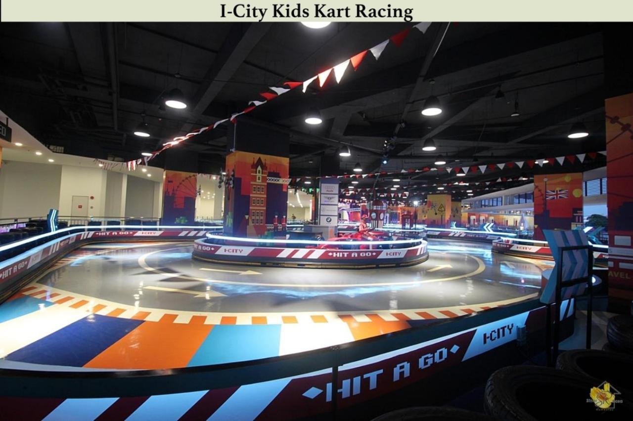 Sinar Rasa Homestay At I-Soho, I-City Σαχ Αλάμ Εξωτερικό φωτογραφία I-City Kids Kart Racing