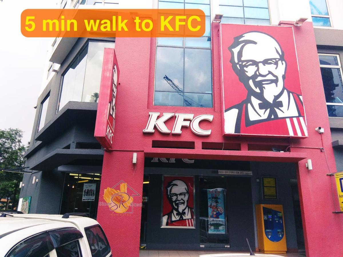 Sinar Rasa Homestay At I-Soho, I-City Σαχ Αλάμ Εξωτερικό φωτογραφία KFC in Malaysia
