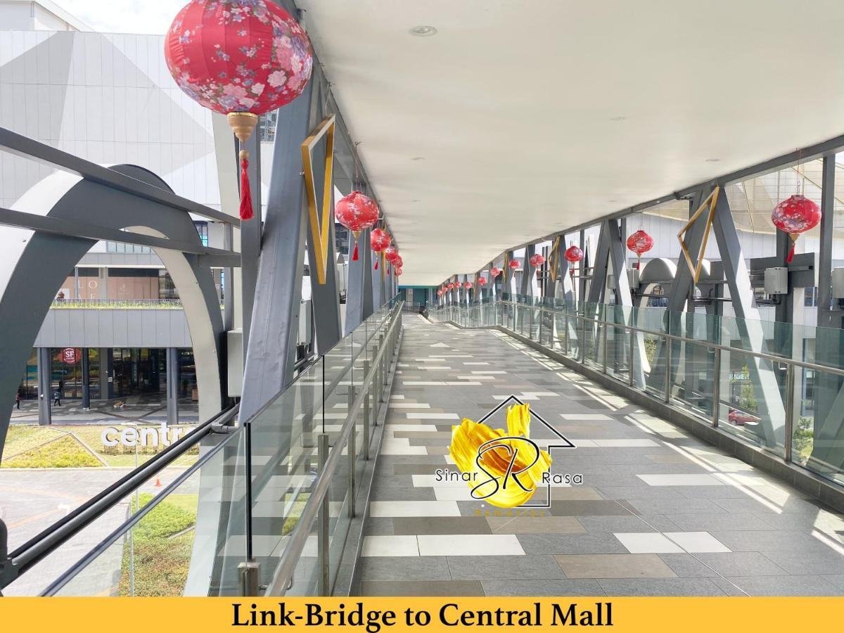 Sinar Rasa Homestay At I-Soho, I-City Σαχ Αλάμ Εξωτερικό φωτογραφία Link-Bridge to Central Mall